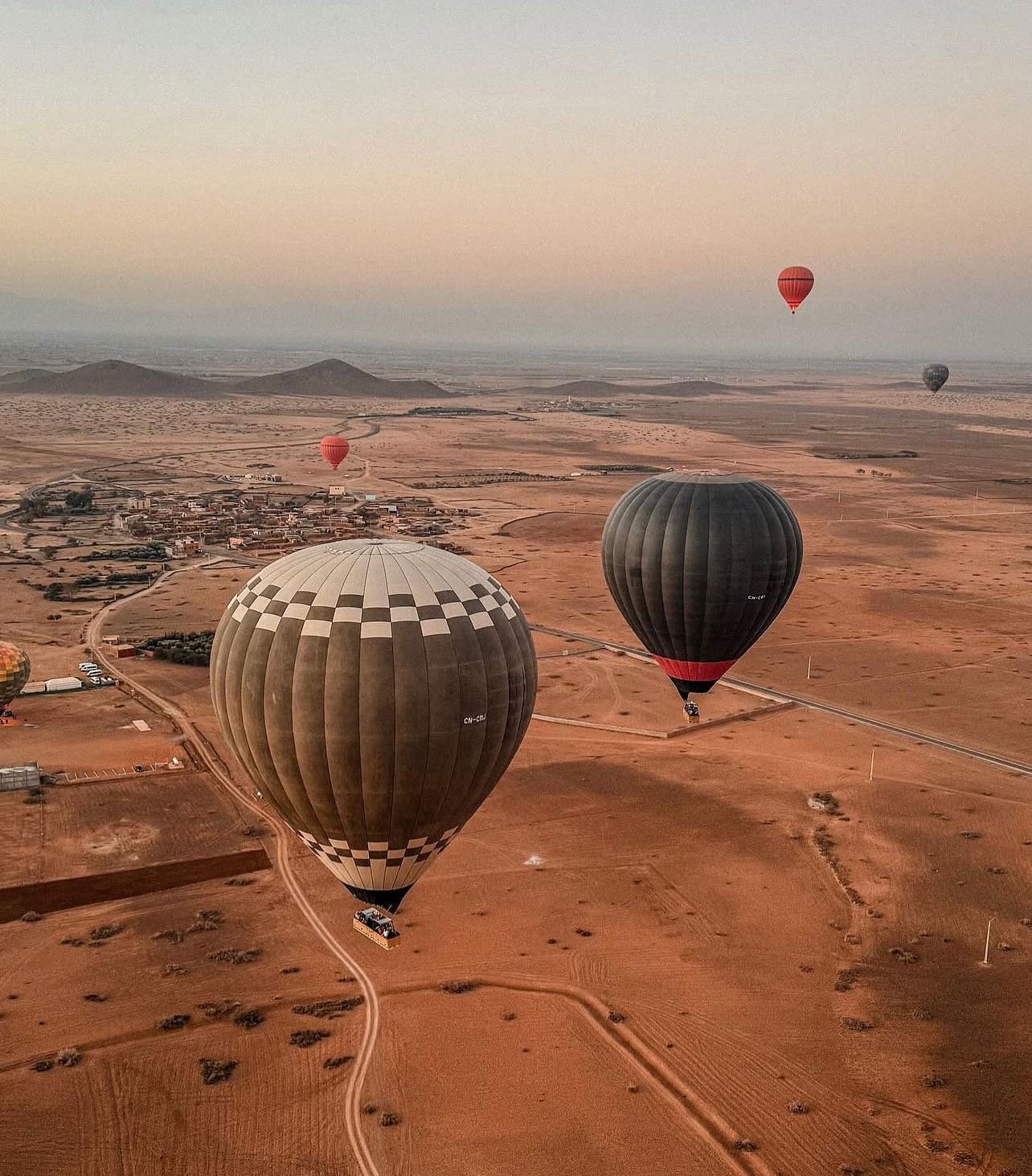 Vol en Montgolfière Expérience Aérienne au-dessus de la Palmeraie de Marrakech